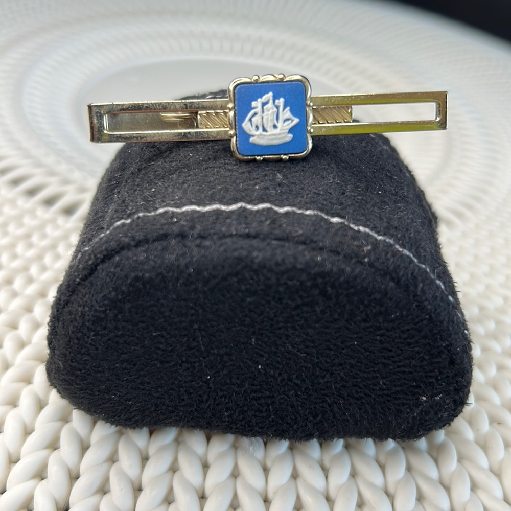 Vintage Wedgwood Tie Clip